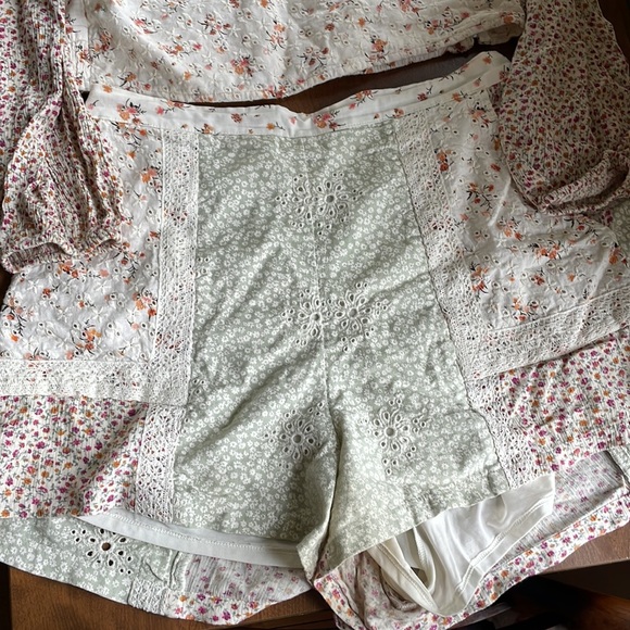 Matching set - Picture 2 of 3